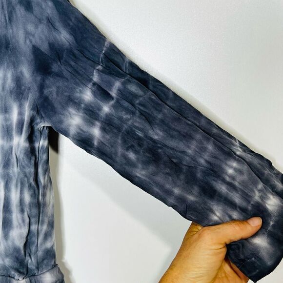 Cloth & Stone Slate Gray Blue Tie Dye Shorts Romper - Picture 8 of 13